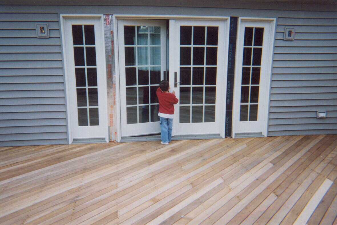 Mahogany deck with all the bells and whistles.  French door.