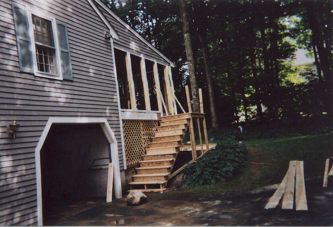 Screened roomand stairs to grade